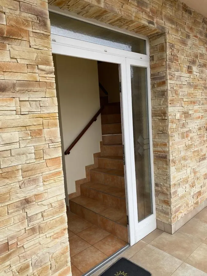 Aura Apartman Hajduszoboszlo 0*,